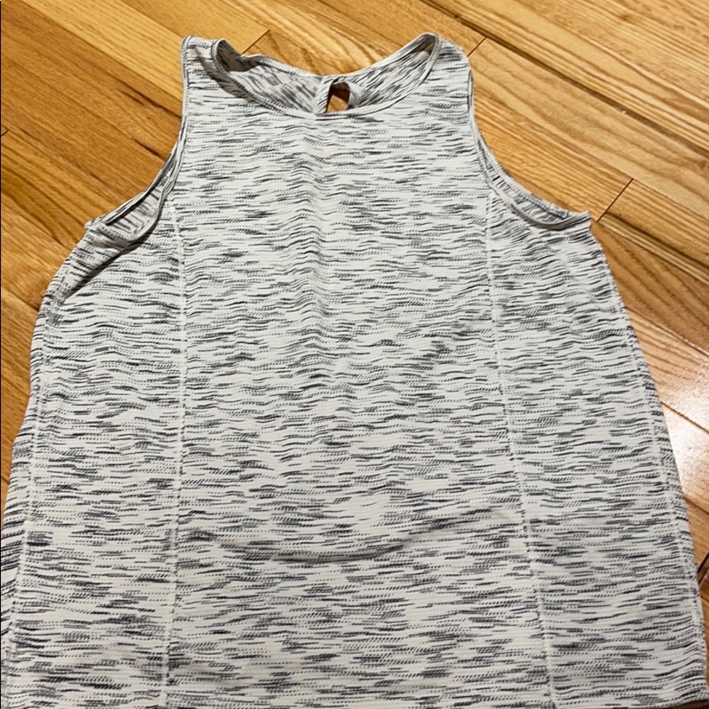 Lululemon light gray tank top size 4